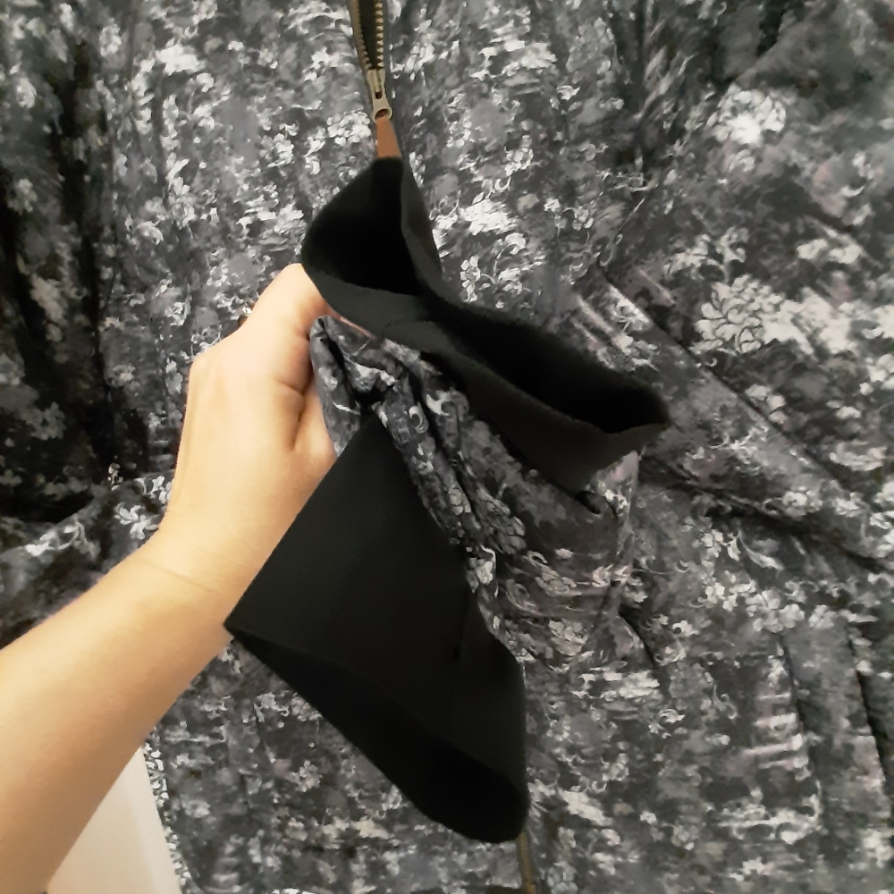 Coat - Picture 3 of 4